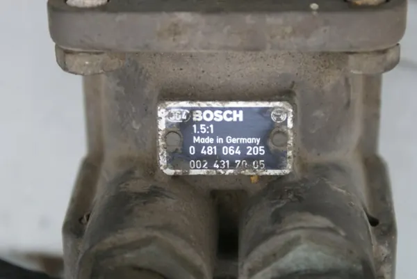Bosch Bremspedalventil OEM 0481064205 - Gebraucht image 2