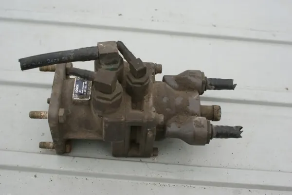 Bosch Bremspedalventil OEM 0481064205 - Gebraucht image 3