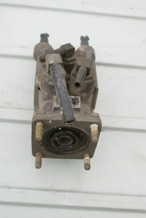 Bosch Bremspedalventil OEM 0481064205 - Gebraucht image 4