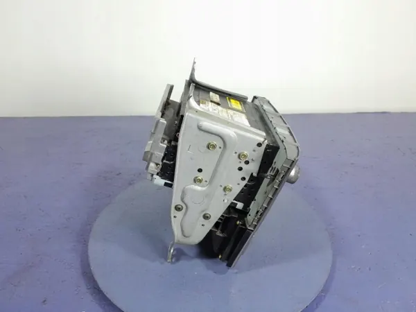 Toyota Avensis II T25 radion tuuletuslevy OEM 86120-05080 image 5