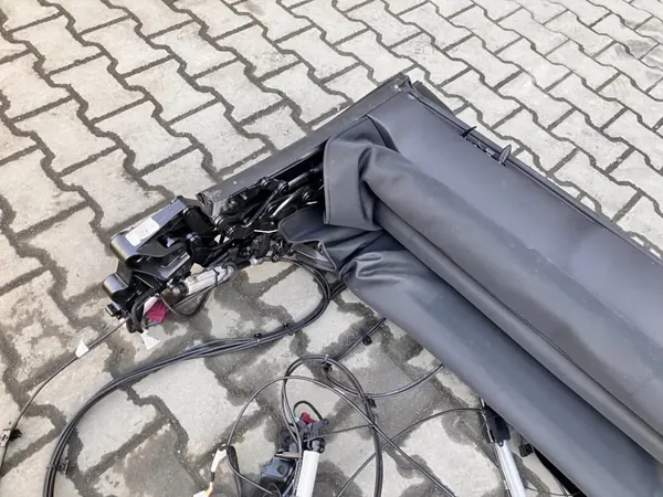Gebruikt Dakglas OEM TM31726 voor Mercedes W238 Cabriolet image 3
