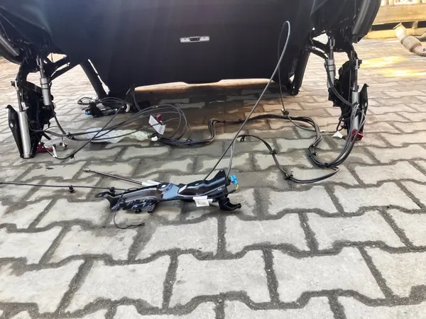 Gebruikt Dakglas OEM TM31726 voor Mercedes W238 Cabriolet image 4