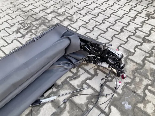 Gebruikt Dakglas OEM TM31726 voor Mercedes W238 Cabriolet image 8