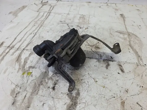 SAAB 9-3 II Pompe à air secondaire OEM 55560133 image 1