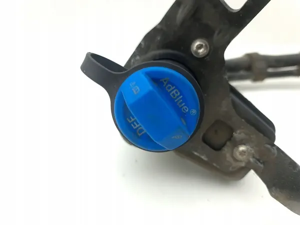 Tanque AdBlue Land Rover OEM K8D23J232AD - Usado image 8