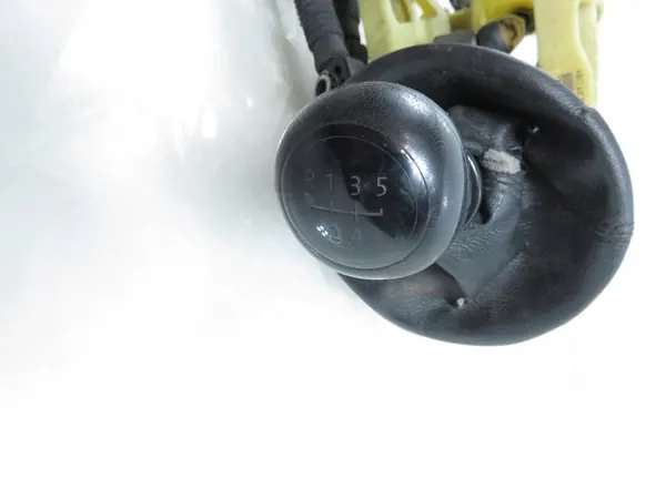 VW T5 1.9 TDI Vaihdepyörä - OEM 7H1711877AA image 3