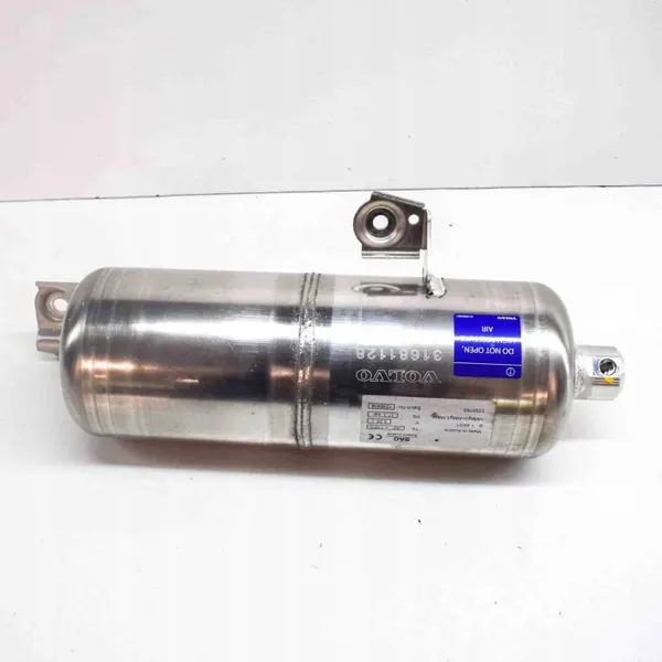 Ilmasäiliö OEM 31681128 Volvo XC60 II 2.0L Bensiini image 2