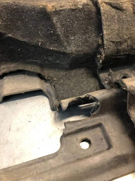 Vänster underkroppssköld OEM 8R0825207 för Audi Q5 8R image 3