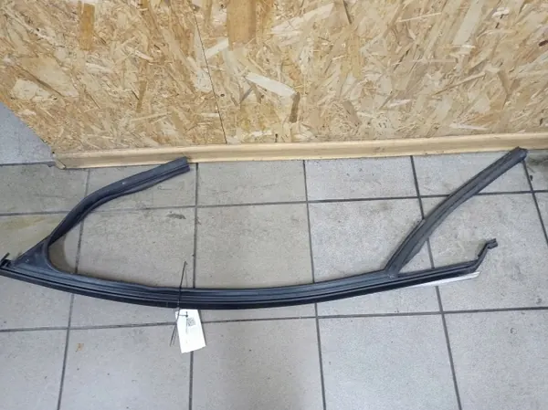 Joint de vitre arrière côté droit OEM JUT82039 Volvo V40 image 5