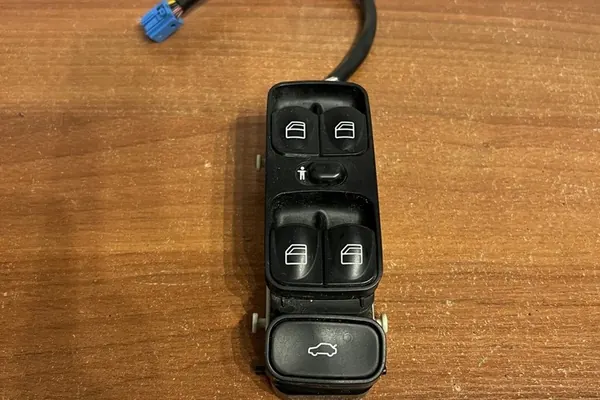 Schakelaar MERCEDES-BENZ C (W203) A2038200110 image 2