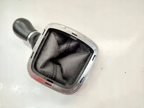 Vaihdekepin Suojus Volkswagen Polo V 6R0711456B image 10