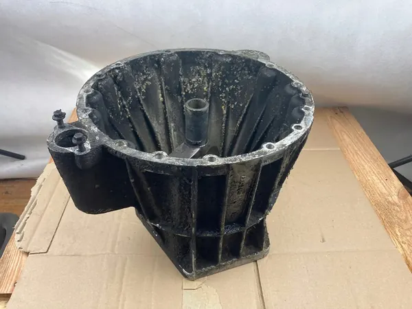 Clutch Bell Housing HRC2641 Land Rover Discovery 1 image 1