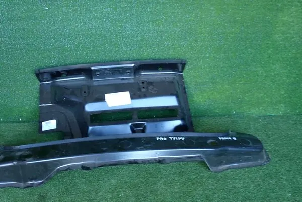 Skoda Fabia III bakstötfångare OEM 6V6813303 image 3