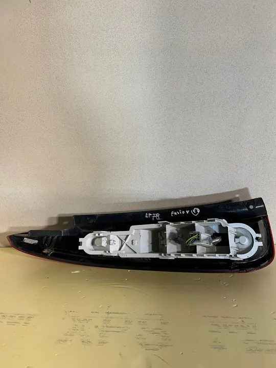 Vänster bakljus Ford Fusion I 2003-2011 image 5