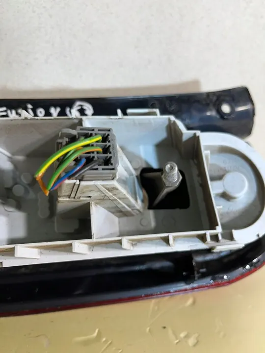 Vänster bakljus Ford Fusion I 2003-2011 image 7