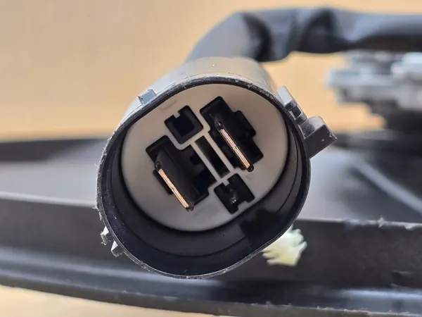 Lüftersteuermodul OEM 32222108 für Volvo XC40 image 3