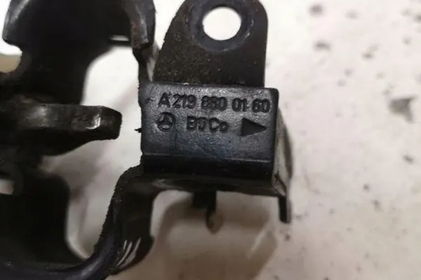 Hood Lock MERCEDES-BENZ E (W211) 3.0L diesel image 2