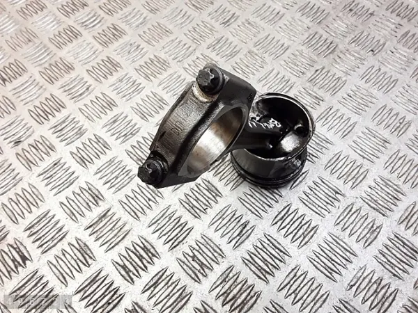BMW N47D16A Kolv & Staket Set - Begagnad image 5