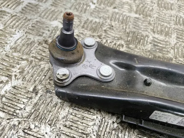 Audi A1 2023 Braccio di Controllo Inferiore Destro OEM 2Q0407152D image 3