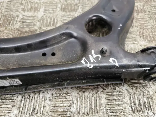 Audi A1 2023 Braccio di Controllo Inferiore Destro OEM 2Q0407152D image 4