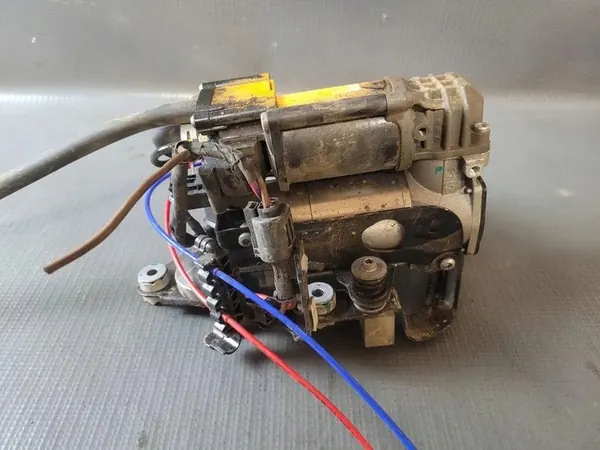 Compresseur de suspension BMW 5 TOURING 6898429 image 1