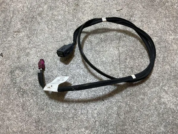 USB-Anschluss OEM 9817956180 für Opel Grandland X 2019 image 2