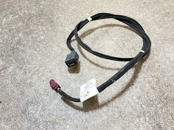 USB-Anschluss OEM 9817956180 für Opel Grandland X 2019 image 3