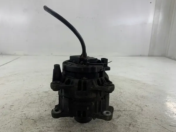 VW GOLF IV 2.0 8V Vaihtovirtageneraattori 028903031 image 2