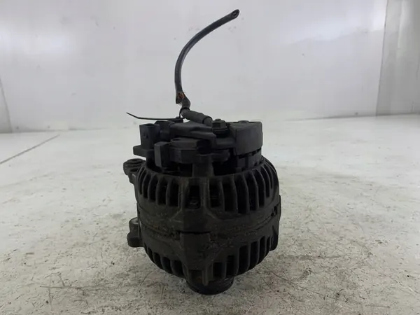 VW GOLF IV 2.0 8V Vaihtovirtageneraattori 028903031 image 3