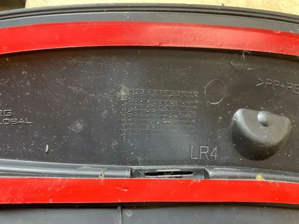 OEM 8K9853817A Moldura Trasera Izquierda Audi A4 B8 Allroad image 9