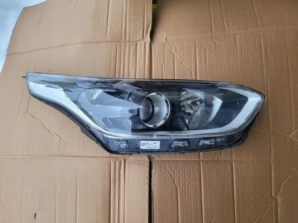 Luz Delantera Derecha Kia Ceed III 2017-2021 OEM 92102-J7050 image 2