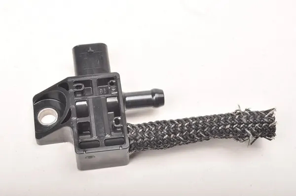 BMW F39 F40 G01 G02 G11 G12 G14 Pakokaasupaineanturi image 3