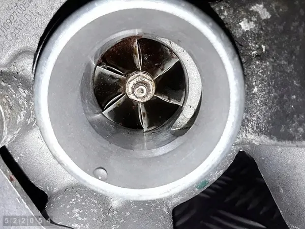 Turbo VW usado OEM 03C145702C para Golf VI image 3