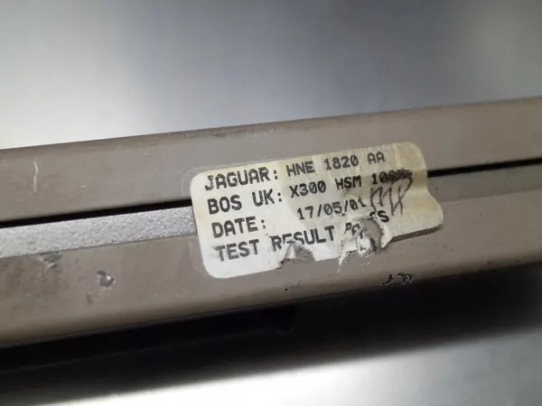 Jaguar XJ XJR X308 Takaikkunaverho OEM HNE1820AA image 7