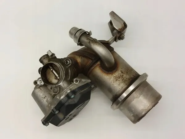 Volkswagen PASSAT B8 2017 EGR Pakokaasujäähdytin 04L131512E image 2