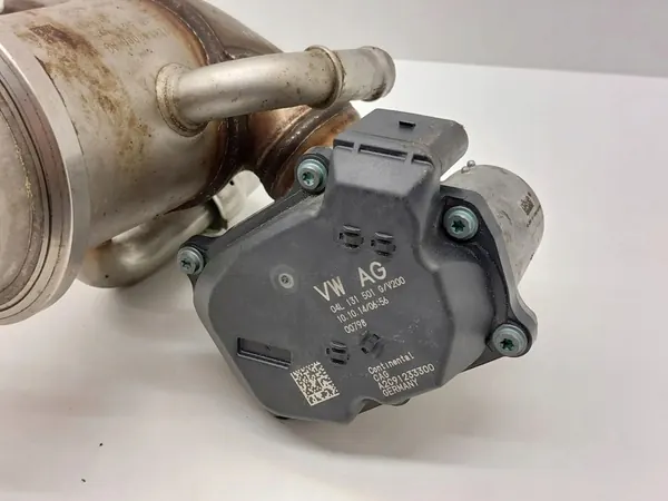 Volkswagen PASSAT B8 2017 EGR Pakokaasujäähdytin 04L131512E image 5