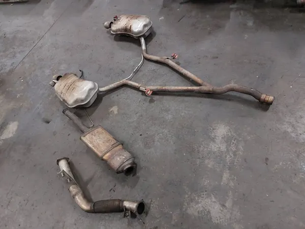 Système d'échappement complet Catalyseur Audi A8 D3 image 1