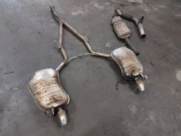 Système d'échappement complet Catalyseur Audi A8 D3 image 3