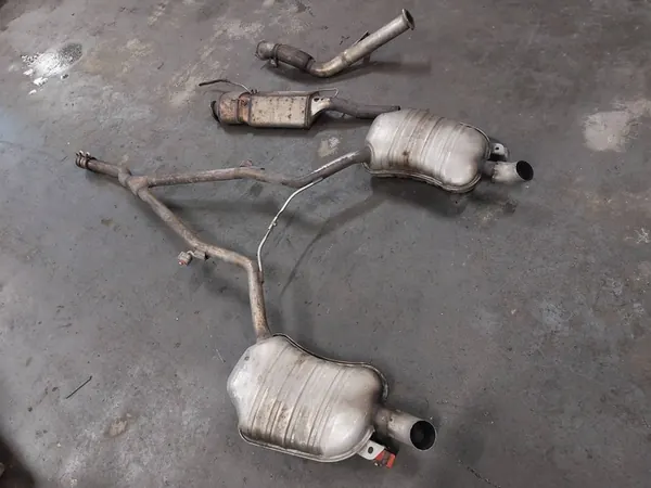 Système d'échappement complet Catalyseur Audi A8 D3 image 6
