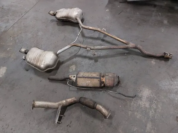 Système d'échappement complet Catalyseur Audi A8 D3 image 9