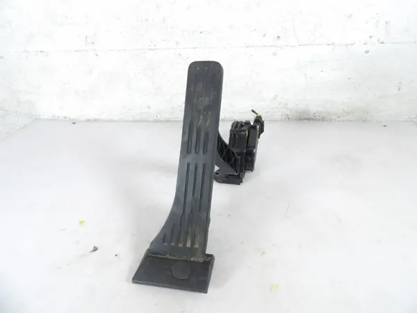 SsangYong Tivoli Grand gaspedal OEM 20550-35510 image 3