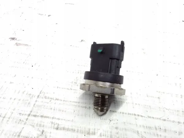 Sensor de pressão de combustível Cadillac CTS 2009 OEM 0261545052 image 2