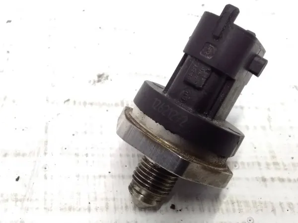 Sensor de pressão de combustível Cadillac CTS 2009 OEM 0261545052 image 5