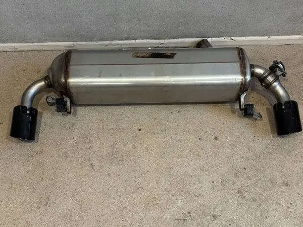 BMW 3 G20/21 Pakoputken Vaimenninputki OEM 7933800 image 2