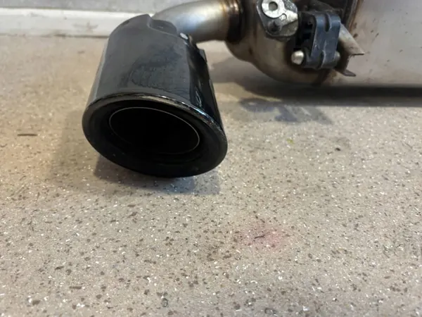BMW 3 G20/21 Pakoputken Vaimenninputki OEM 7933800 image 3