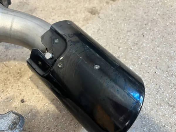 BMW 3 G20/21 Pakoputken Vaimenninputki OEM 7933800 image 6