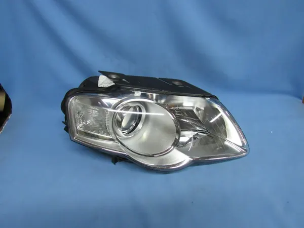 VW Passat B6 Ajovalot Vasen Oikea Hella OEM image 2