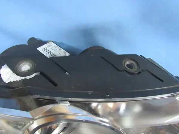 VW Passat B6 Ajovalot Vasen Oikea Hella OEM image 4