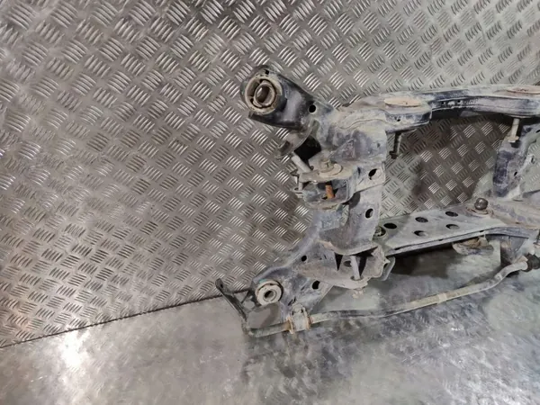 UTO21407 Sous-châssis arrière pour Ford Mustang VI 2016 image 6