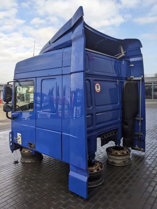 DAF XF 106 Kabine OEM KABINA XF 1O6 - Gebraucht image 3